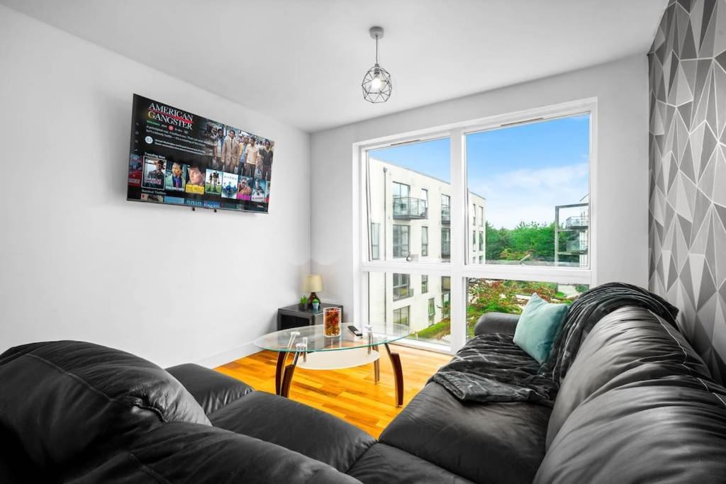 Apartment Spacious 2 Bed And Free Parking *