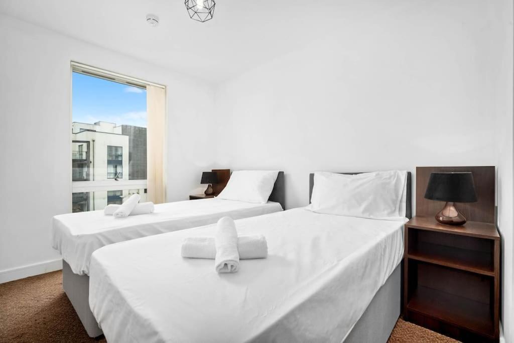 Apartment Spacious 2 Bed And Free Parking *