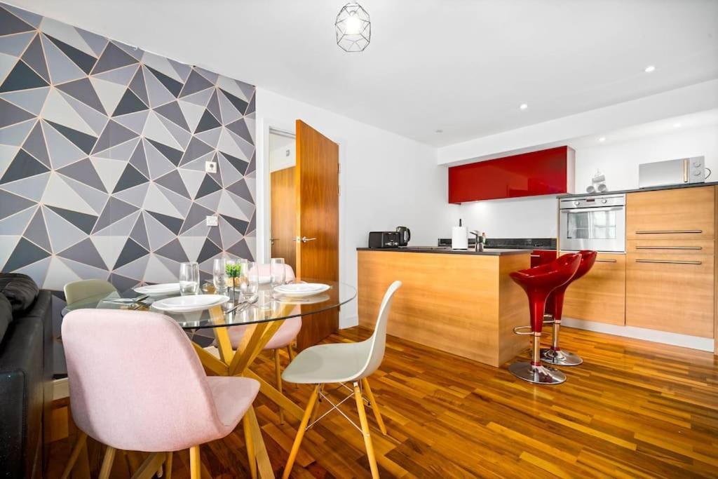Spacious 2 Bed And Free Parking * Birmingham