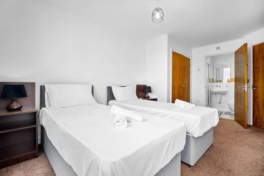 Spacious 2 Bed And Free Parking * Birmingham