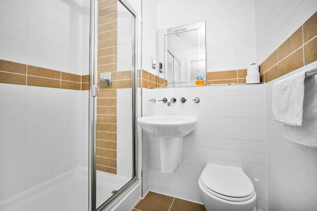 Spacious 2 Bed And Free Parking * Birmingham